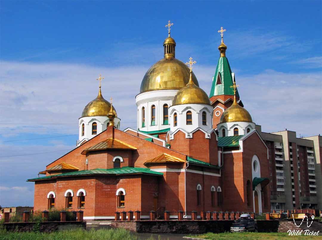 乌斯季卡缅诺戈尔斯克市的圣安德鲁大教堂。