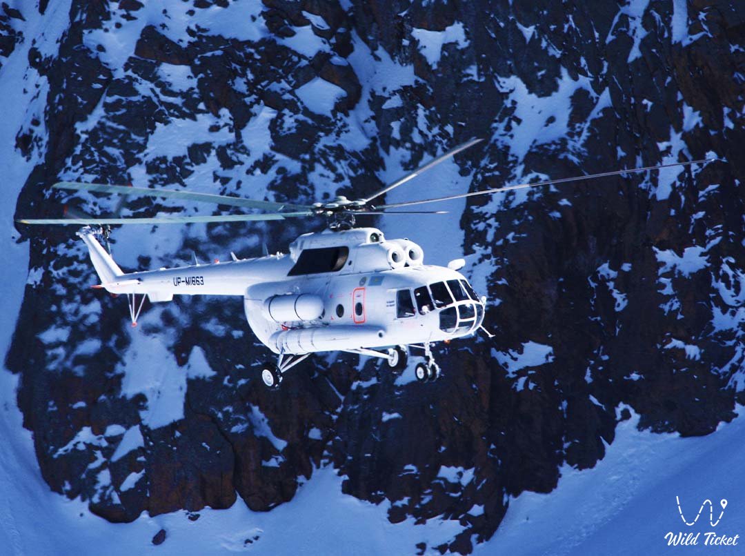 Ледник Северный Иныльчек в Казахстане, полет на вертолете.