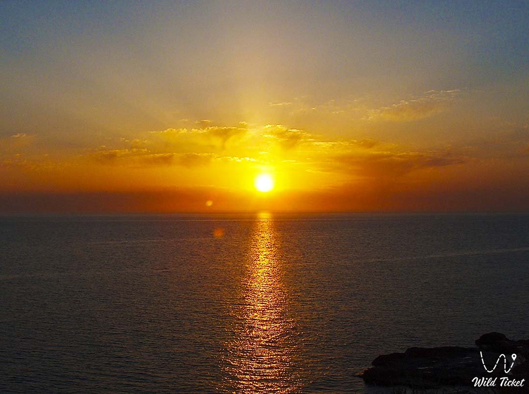 哈萨克斯坦的水资源。 在阿拉木图地区的河流上漂流。