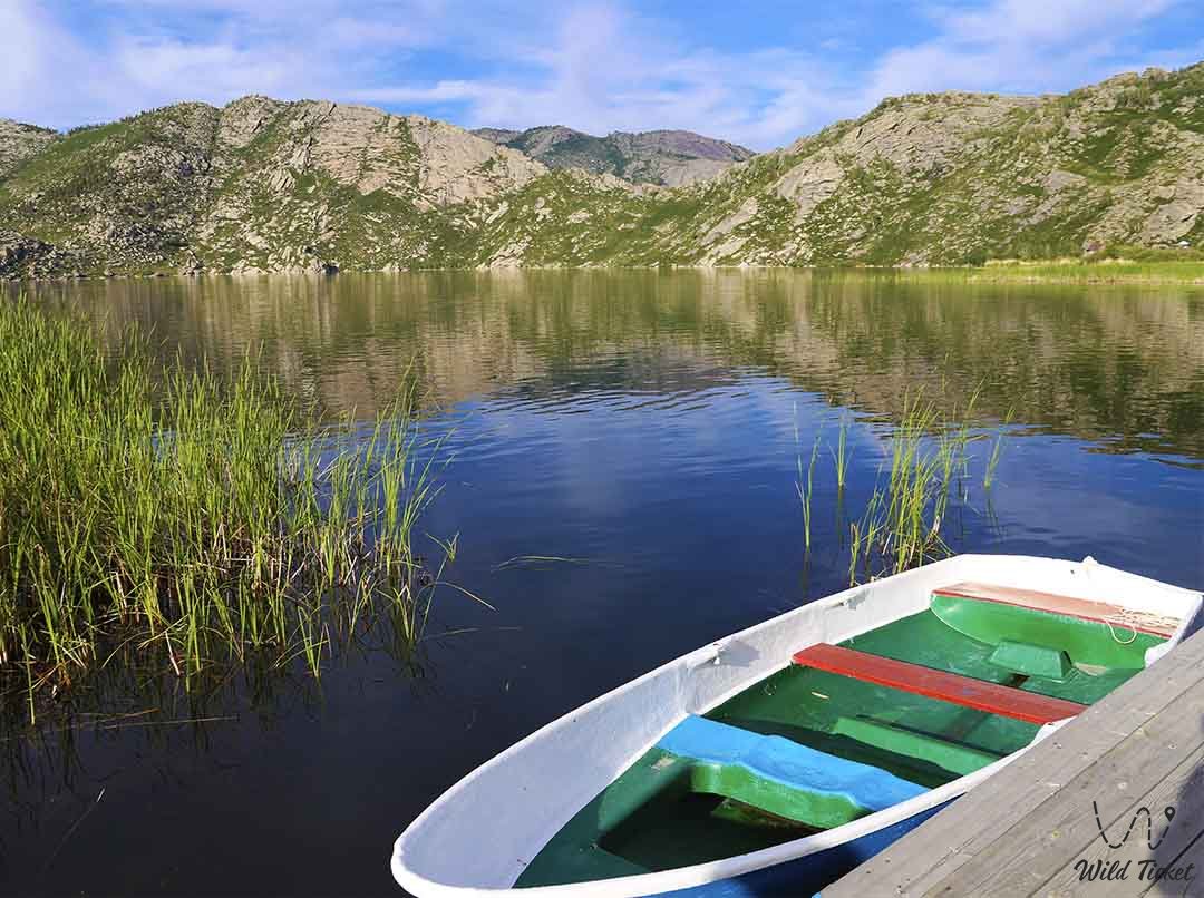 Торткара озеро в составе Сибинских озер, Восточный Казахстан.