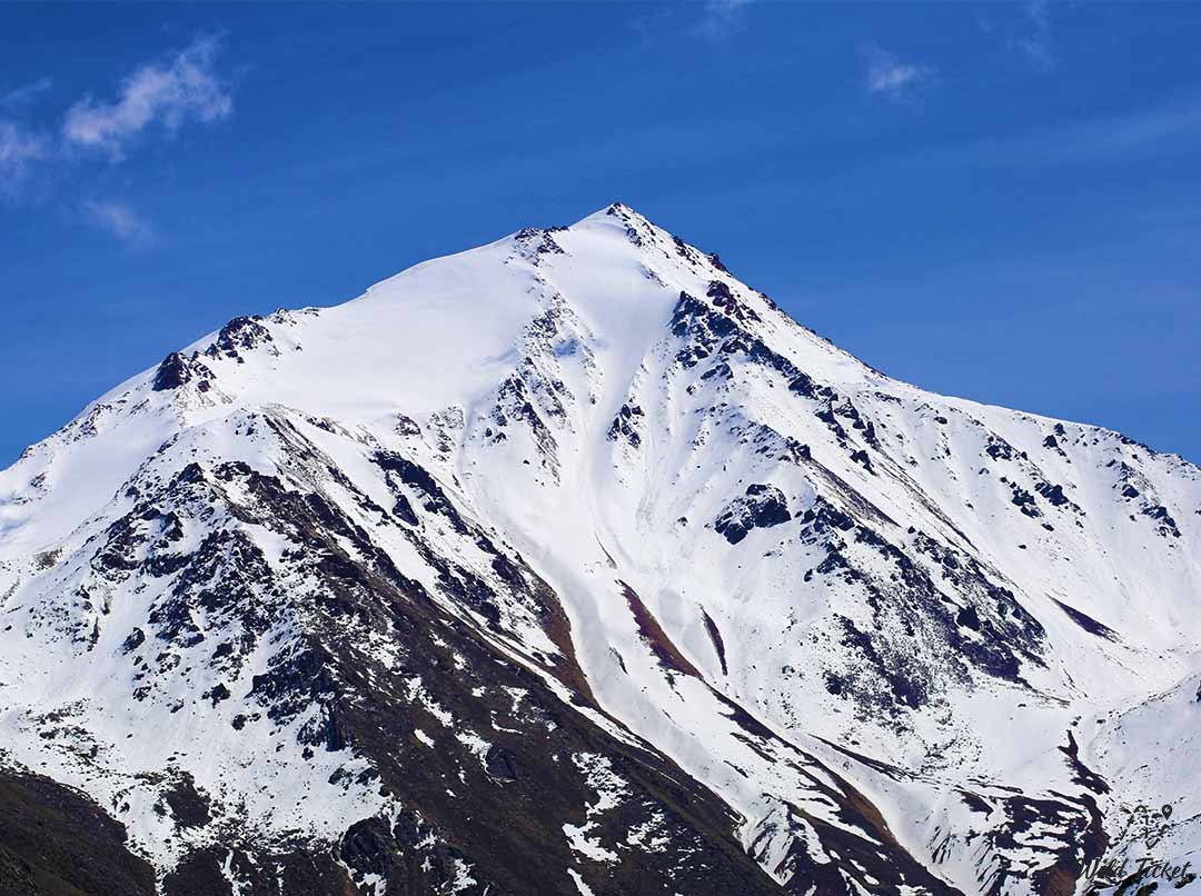 大阿拉木图山峡谷中的苏联高峰。