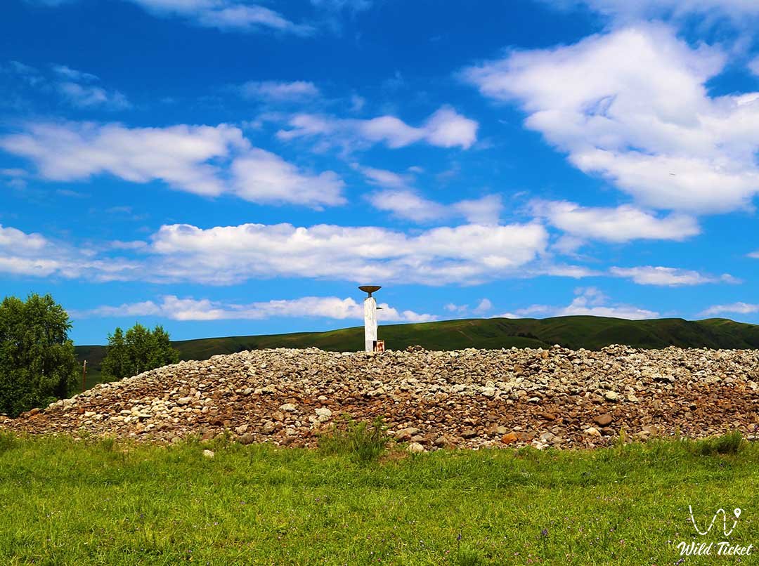 Uygentas mound (stone hill)