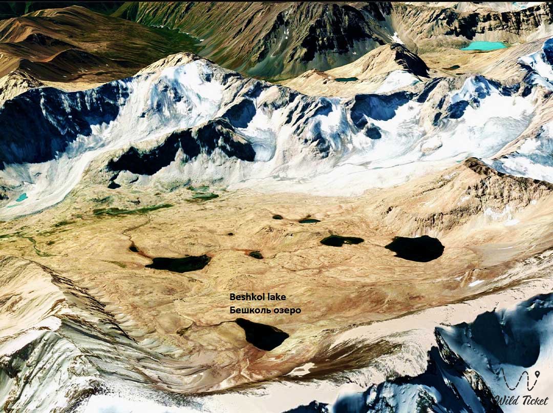 Dzungarian Alatau的Besh-Kol 1湖
