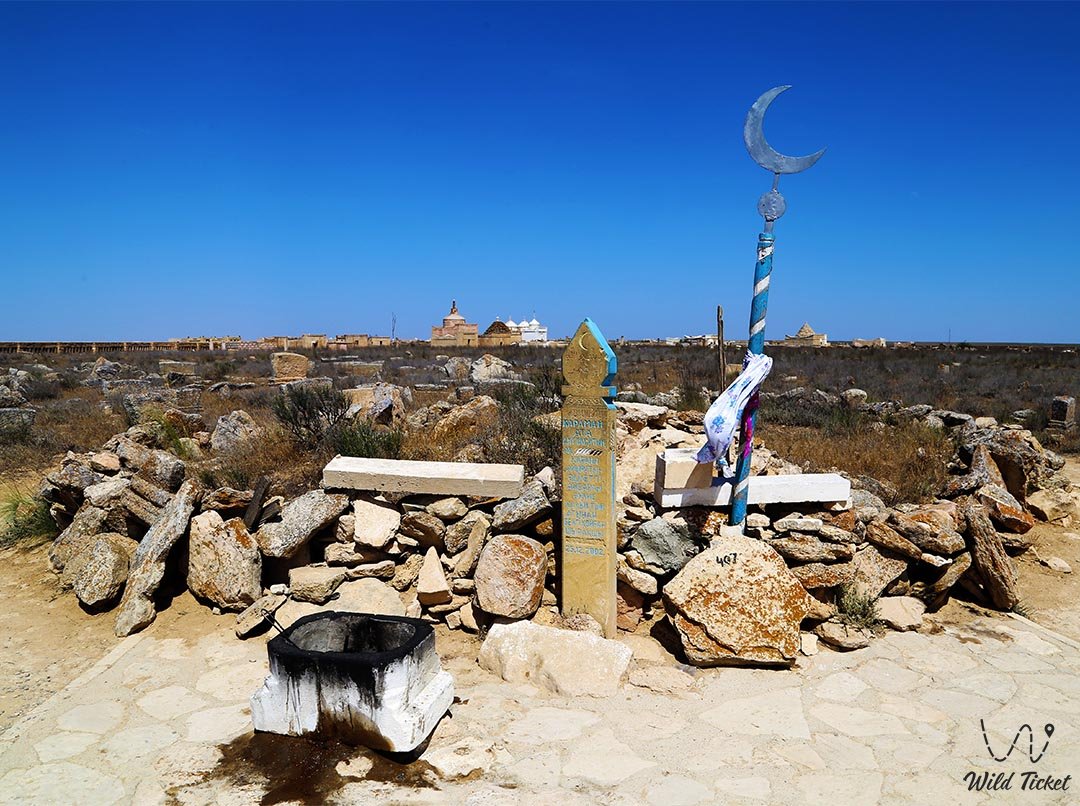 Karaman Ata墓地 (卡拉曼阿塔)