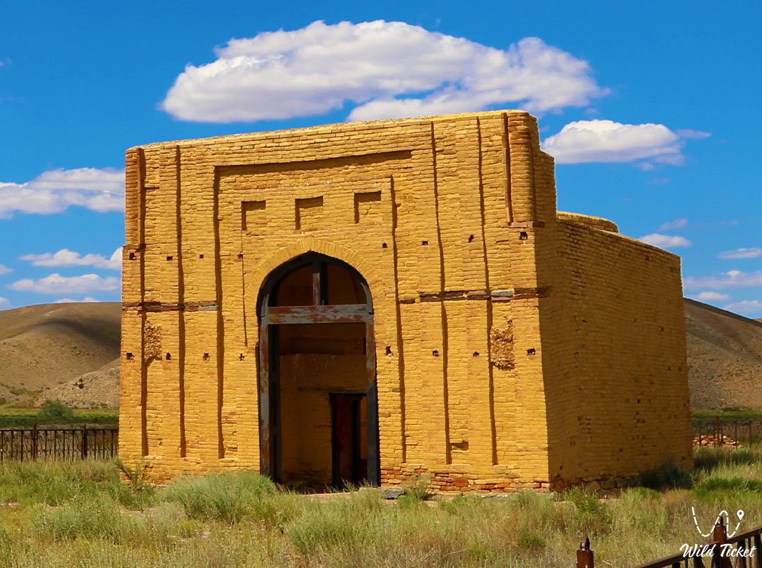 Ayakhamyr陵墓 (阿亚卡米尔)