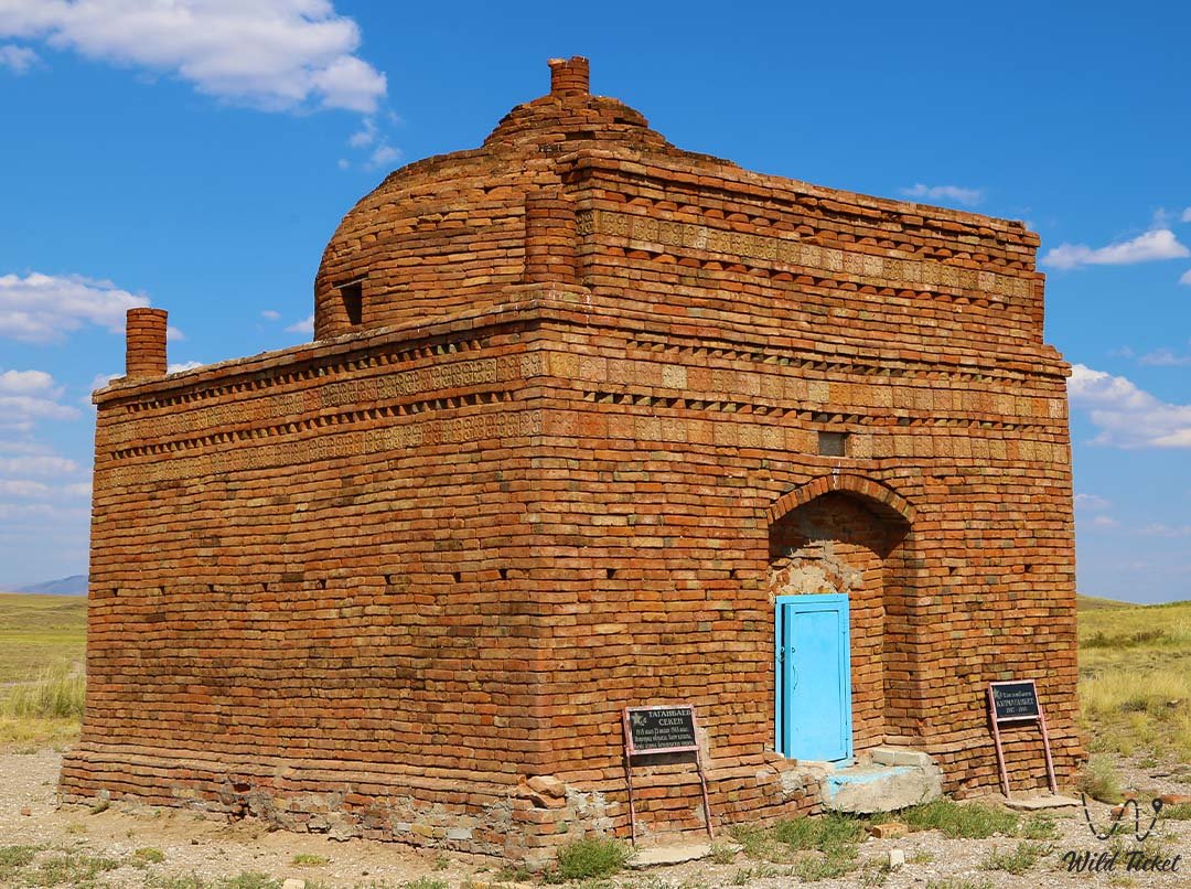 Tagymbay陵墓 (塔吉姆拜)