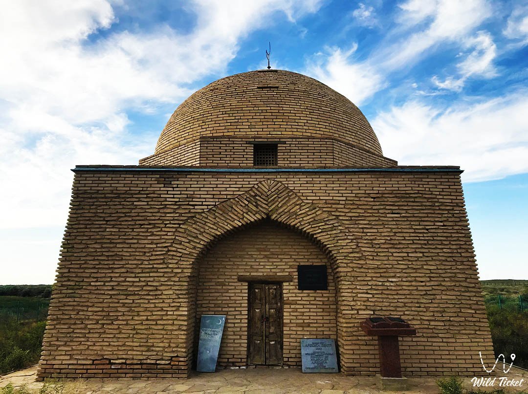 Мавзолей Айкожи