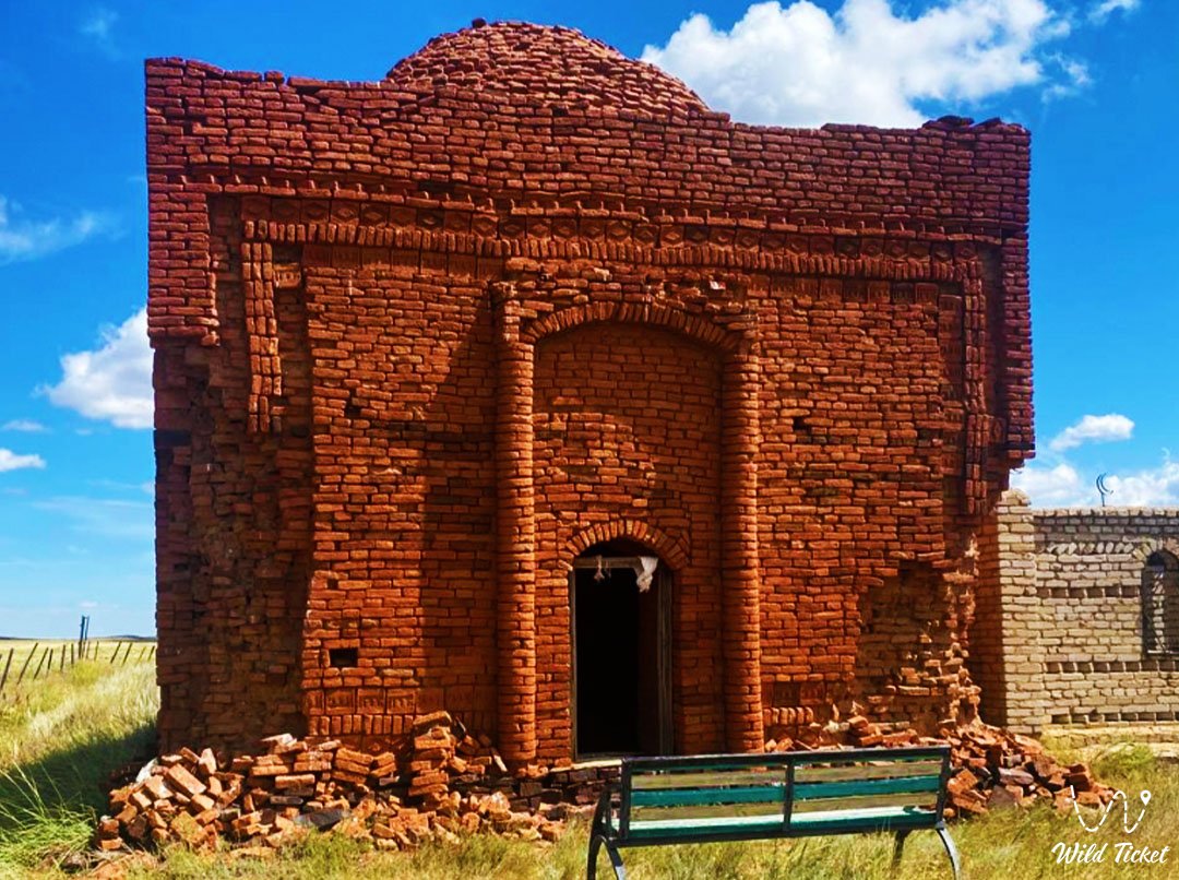 Kyzyl-Tam陵墓(Akhmet)