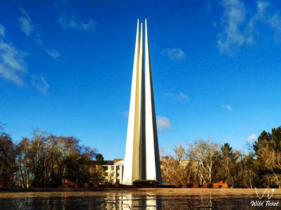 永恒荣耀方尖碑 (巴甫洛达尔)