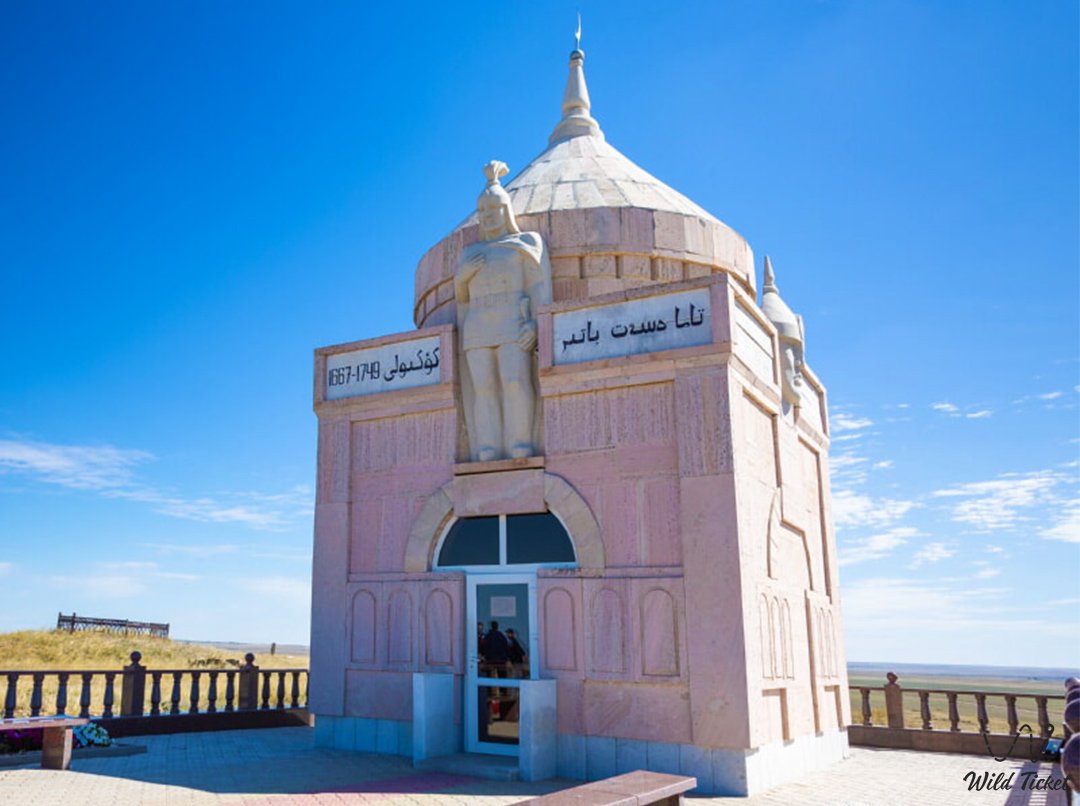 Мавзолейный-комплекс Есетбатыр Кокиулы