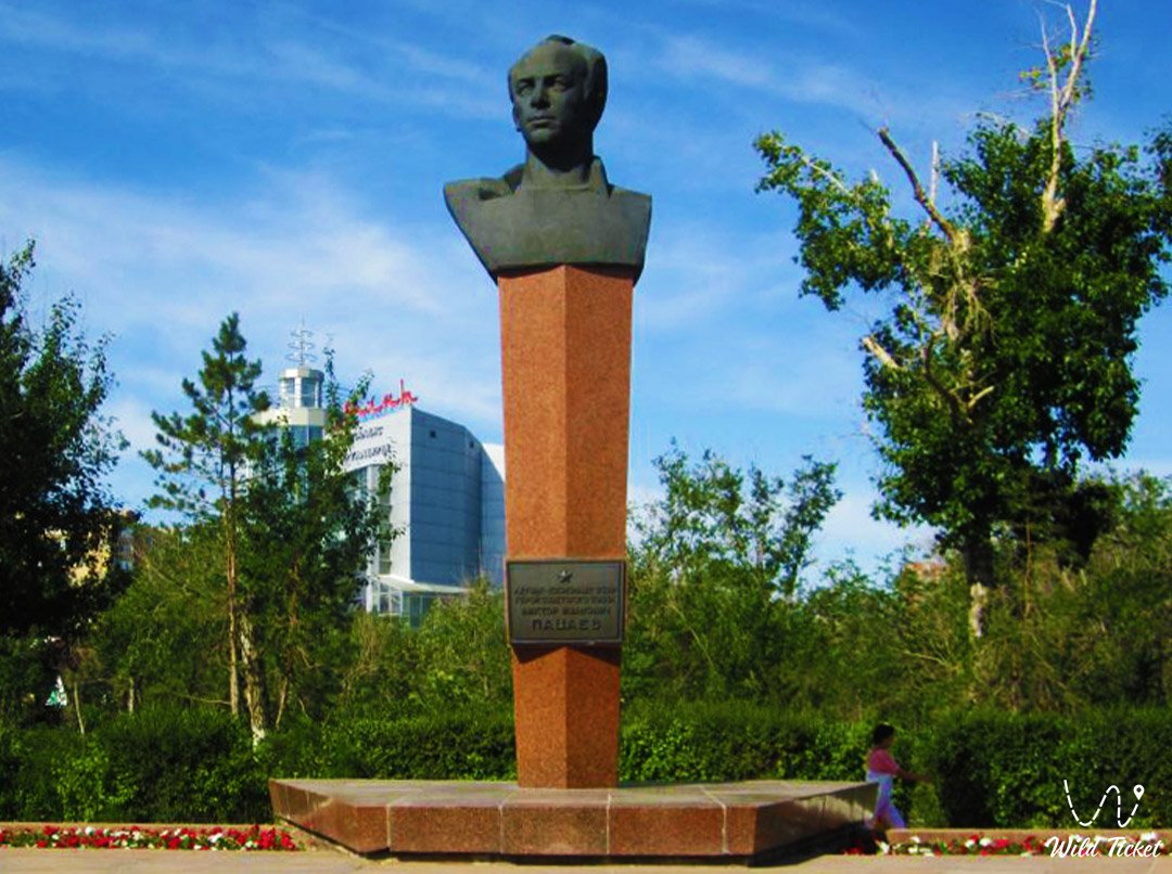 Бюст Героя Советского Союза В.И. Пацаева