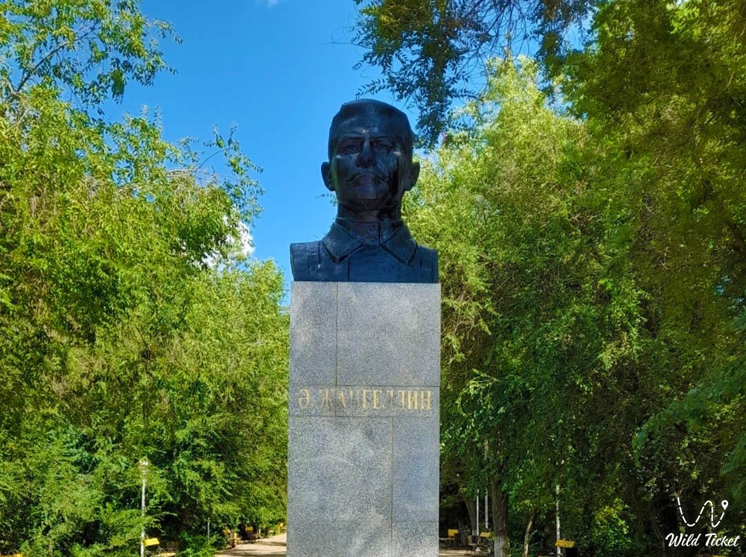 Памятник А. Джангельдину (Актобе)