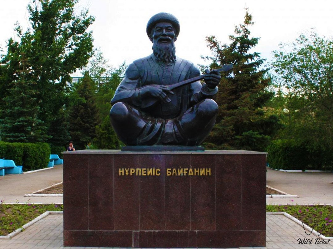 Monument to Akyn Baiganin Nurpeis