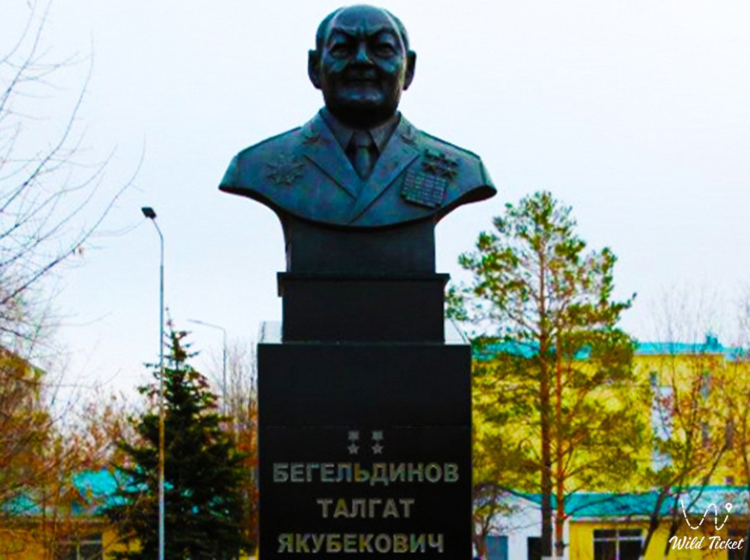 苏联英雄T. Bigeldinov纪念碑