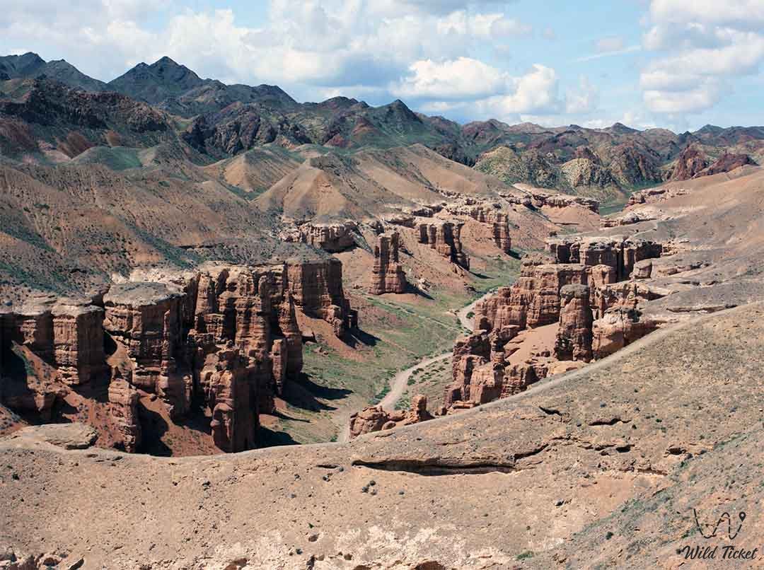 Charyn国家公园: 露天的巨型天然寺庙