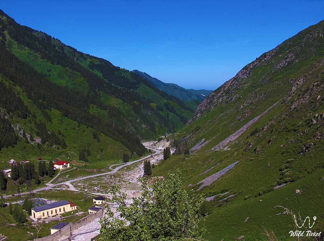 Ayusay Gorge (Bear Gorge)