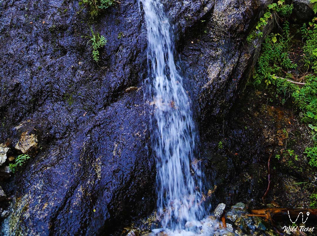 瀑布少女的眼泪