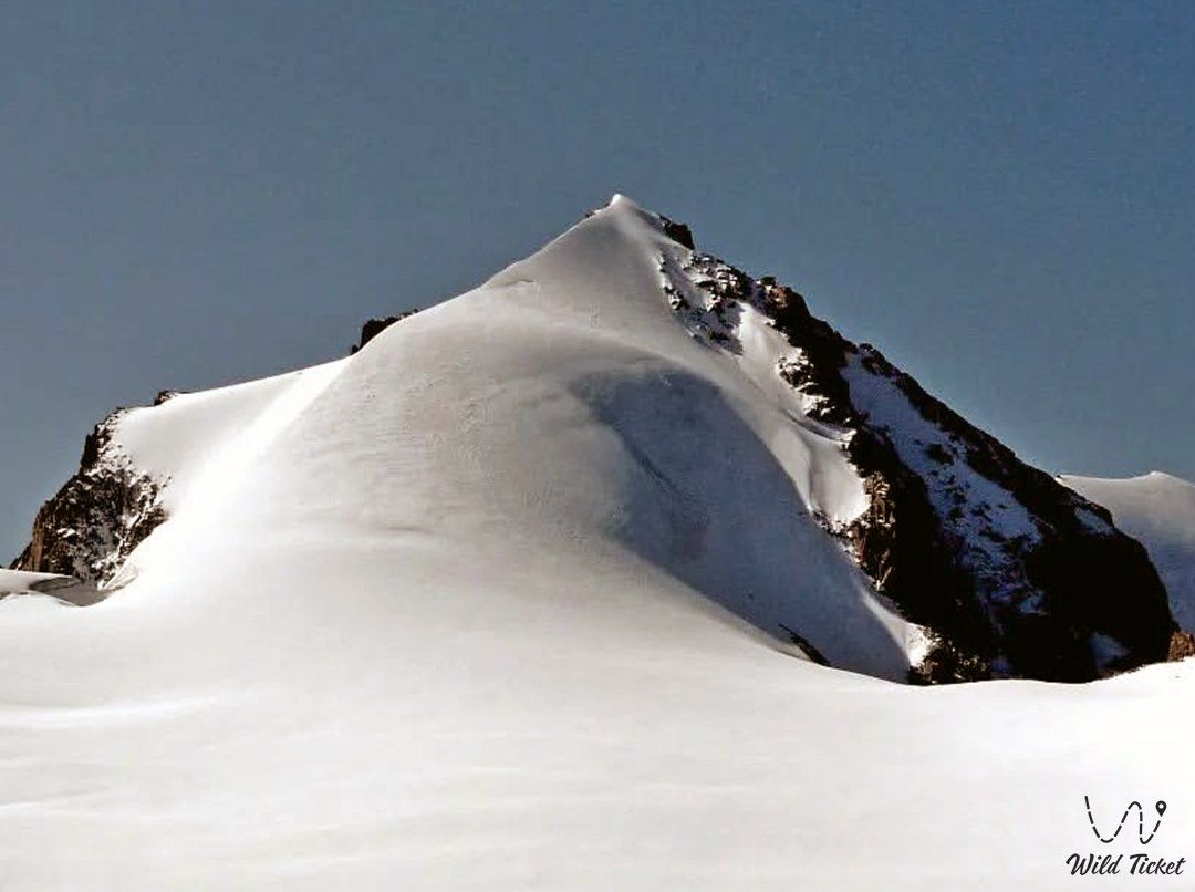 Lokomotiv峰 (山路和徒步旅行)
