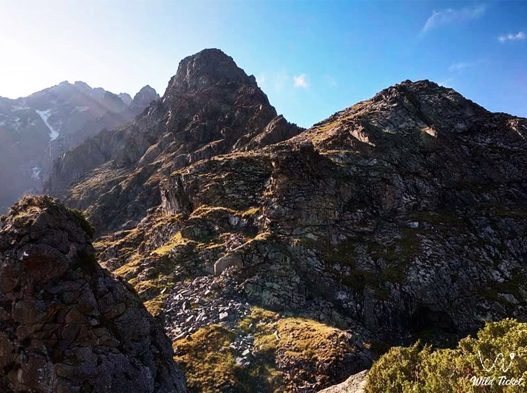 Oktyabrenok Peak (mountain route and hike)