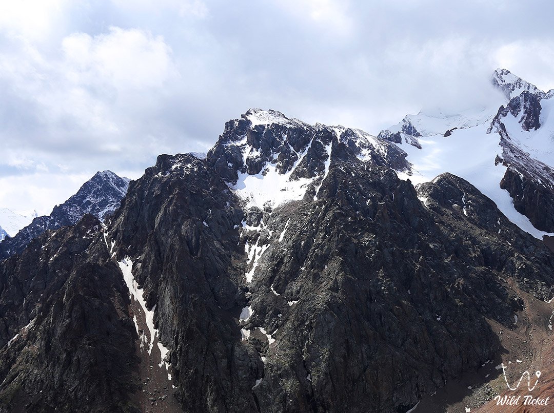 Chkalov峰 (路线和登山)