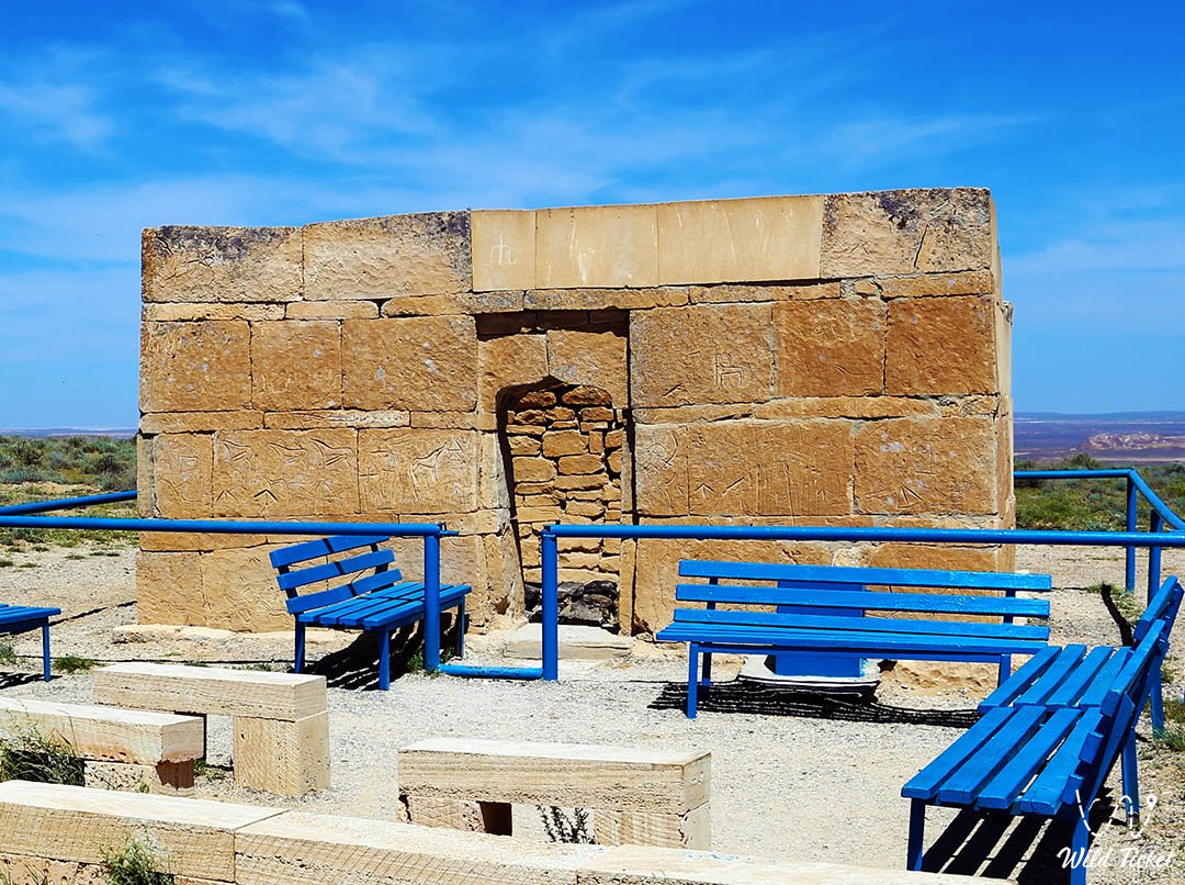 Kuyeutam陵墓: 曼吉斯托中心的神圣的精神绿洲