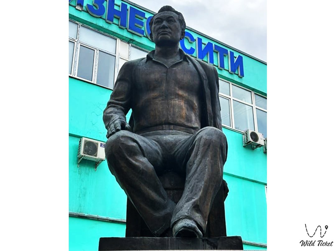 阿拉木图Shafik Chokin纪念碑