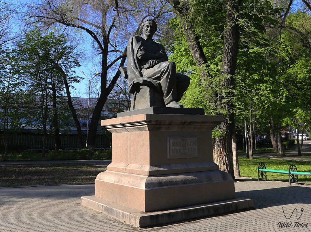 Monument to Mukagali Makatayev in Almaty