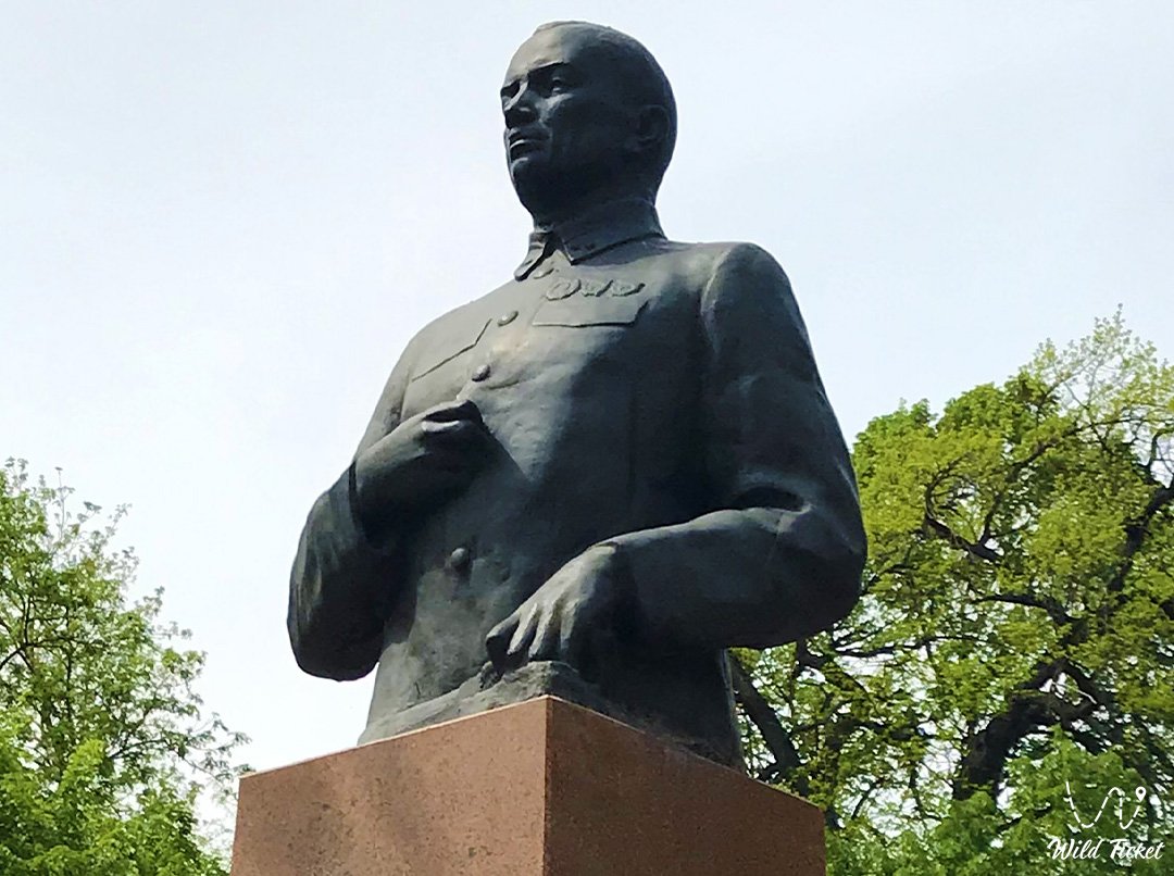 半身像纪念碑将军I.V.Panfilov