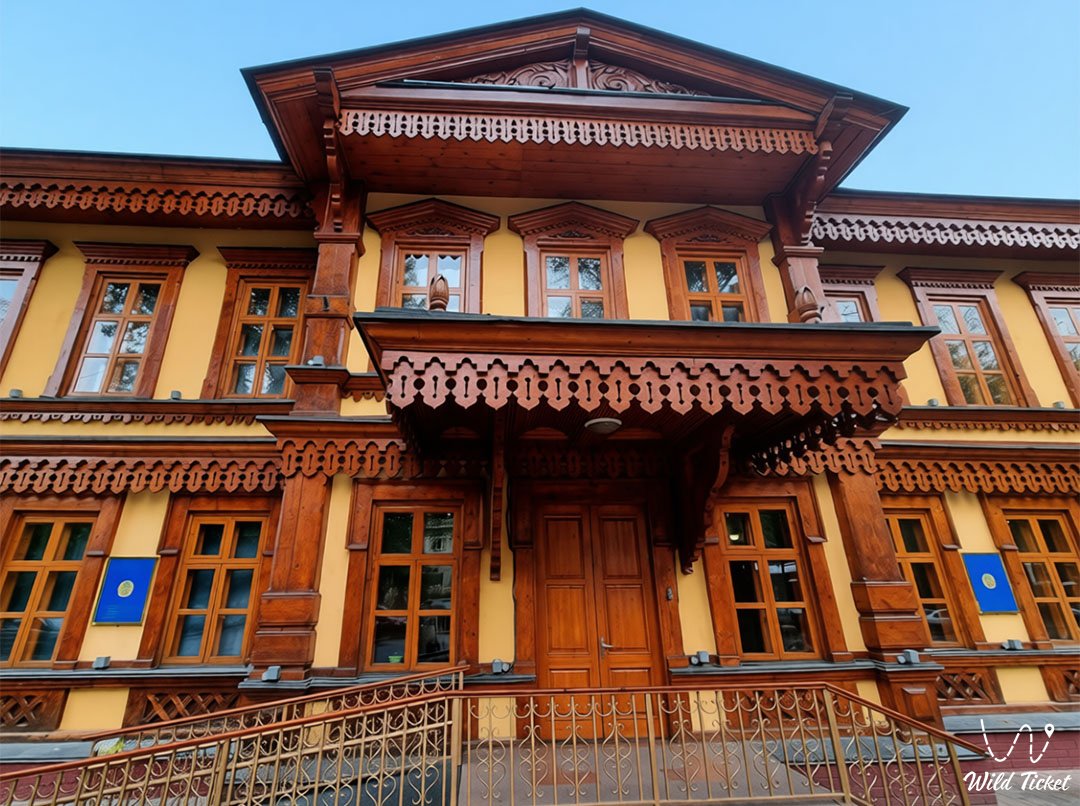 以G.A.Kolpakovsky命名的Verny市立小学