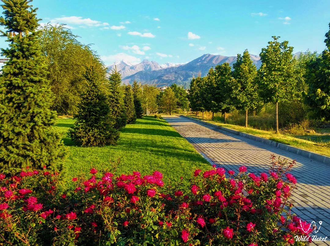Аллея Halyk Square