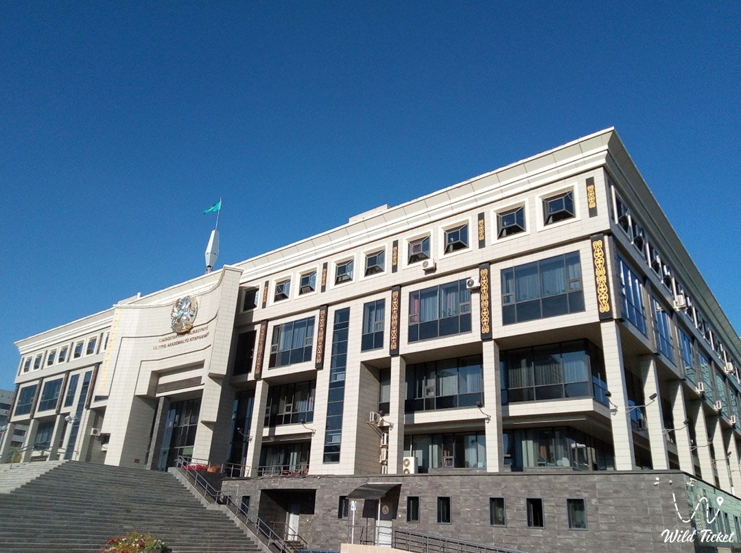 Национальная академическая библиотека РК: Храм знаний в стеклянной книге